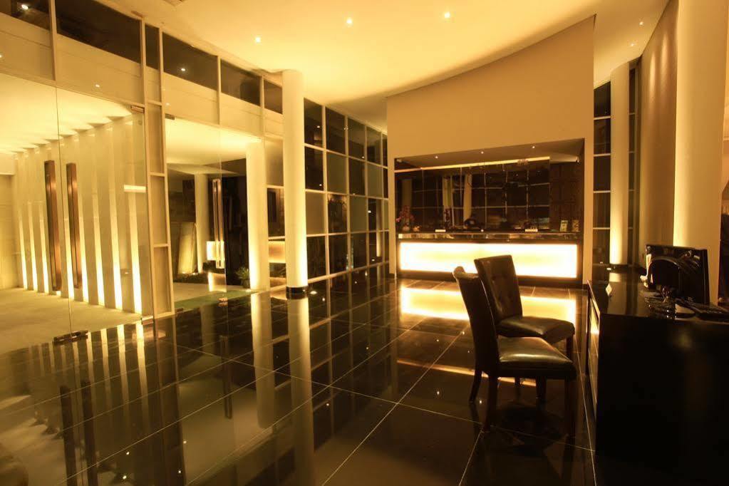 Grand Kecubung Hotel Pangkalanbuun Kültér fotó