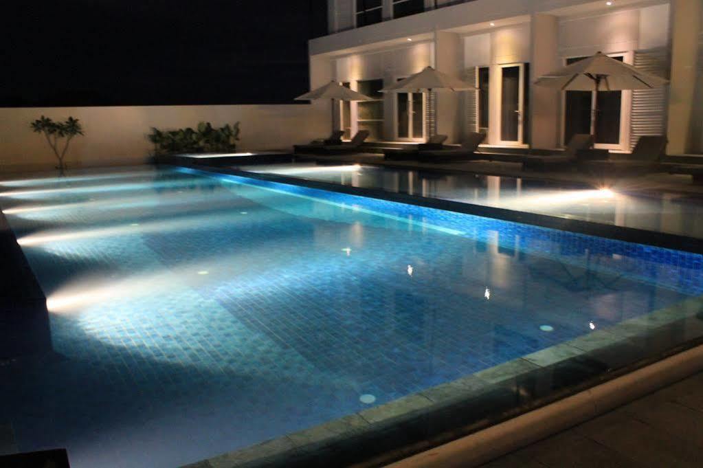 Grand Kecubung Hotel Pangkalanbuun Kültér fotó