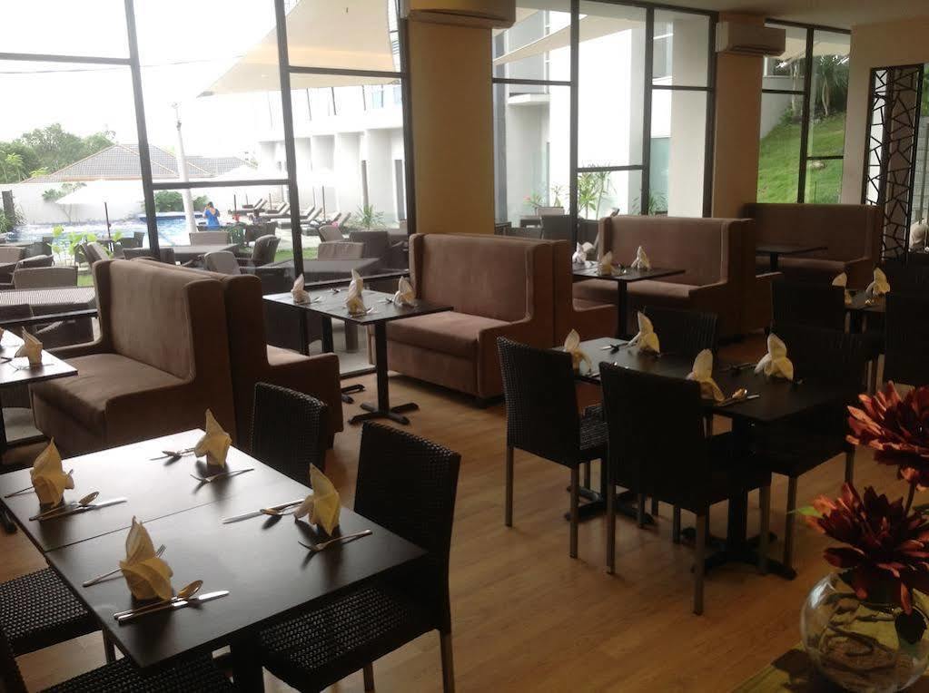 Grand Kecubung Hotel Pangkalanbuun Kültér fotó